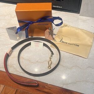 LV DOG LEASH NEVER USED